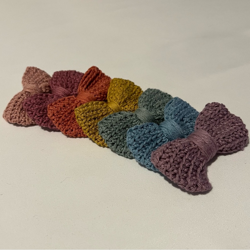 Handmade Crochet Bow Hair Clips, Set of 2 - Picture 2 of 4